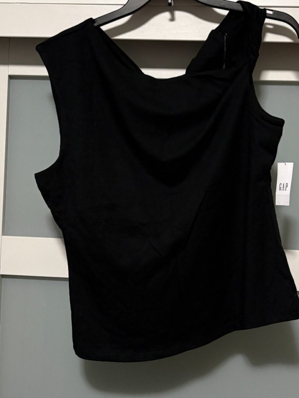 Gap Black Scoopneck Twist Sleeve Sleeveless Shirt sz L NEW NWT
